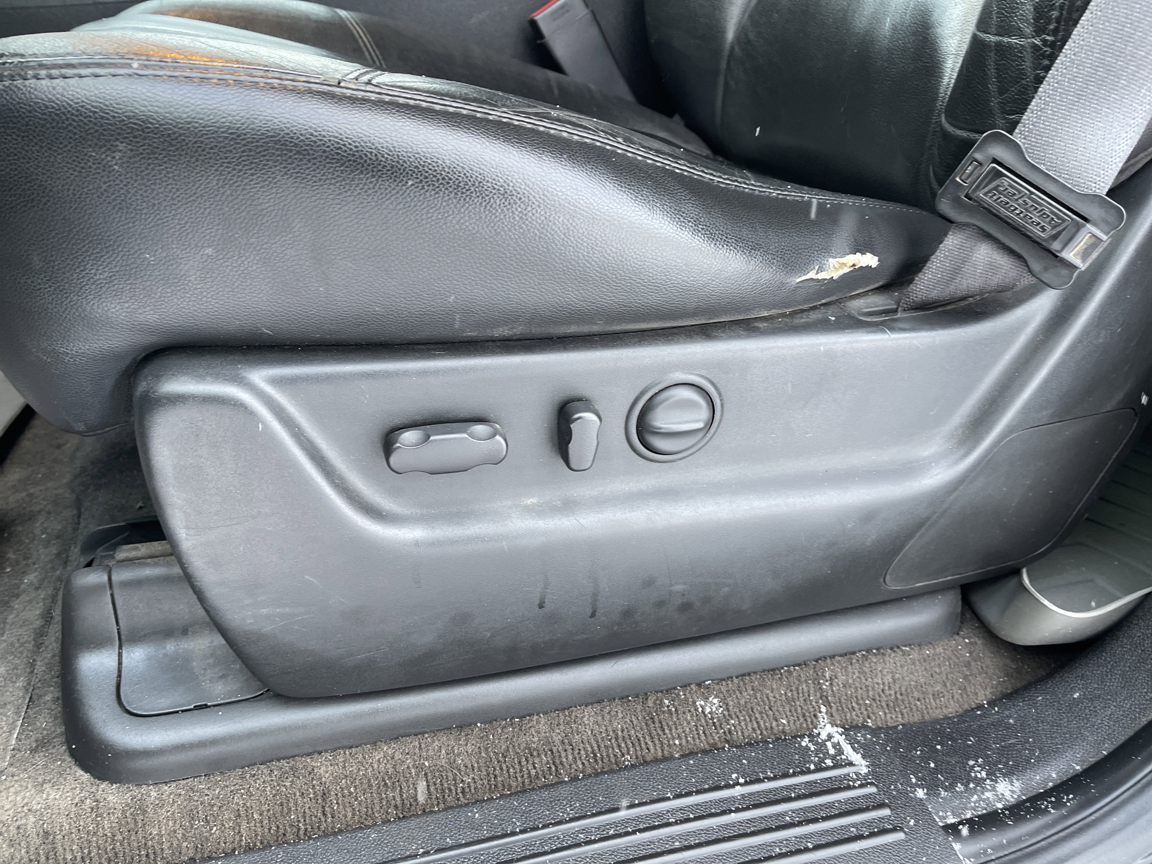 Used 2011 GMC Yukon SLT image 14