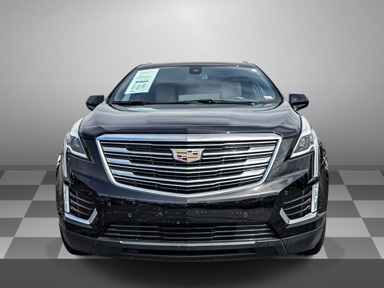 Used 2018 Cadillac XT5 Premium Luxury FWD image 2