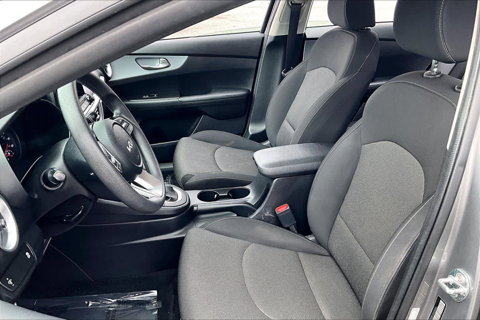 Used 2022 Kia Forte LXS image 8