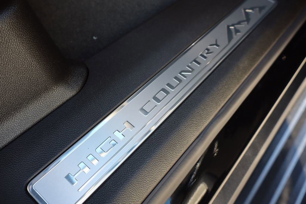 New 2026 Chevrolet Suburban High Country image 56