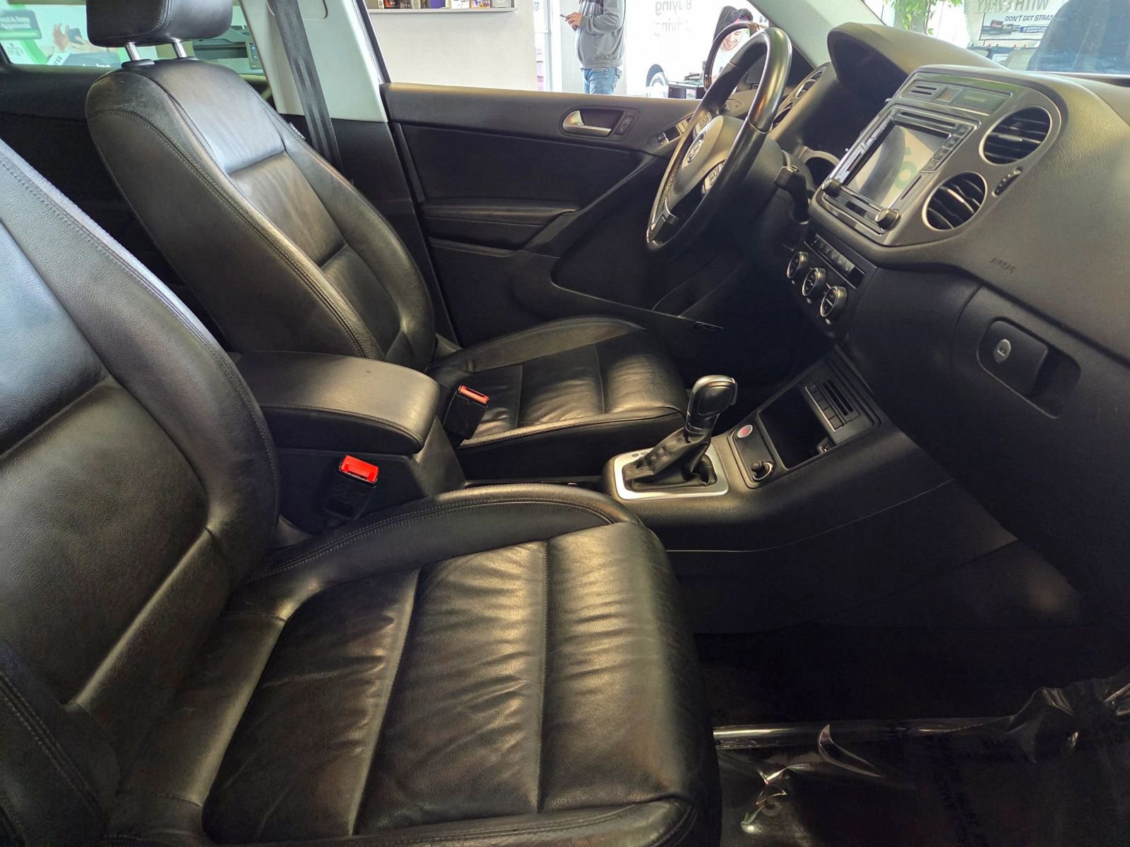 Used 2016 Volkswagen Tiguan SEL image 50