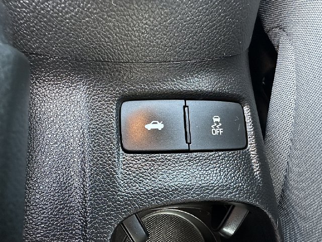 Used 2018 Chevrolet Sonic LS FWD image 29