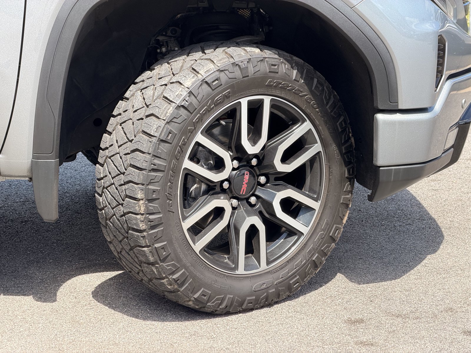 Used 2023 GMC Sierra 1500 AT4 w/ AT4 Preferred Package AWD/4WD image 5