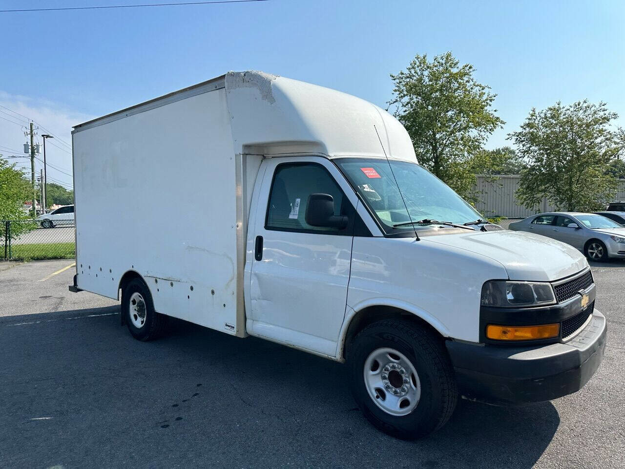 Used 2018 Chevrolet Express 3500 w/ Driver Convenience Package image 12