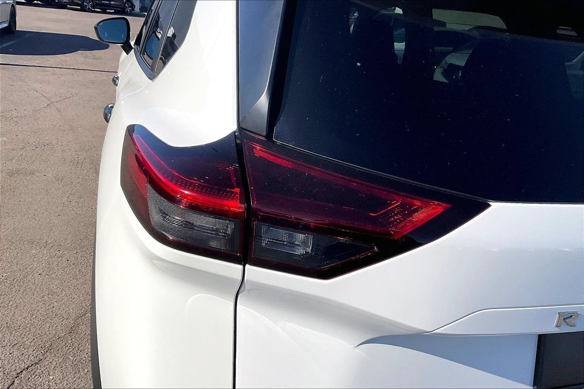Used 2023 Nissan Rogue S FWD image 26