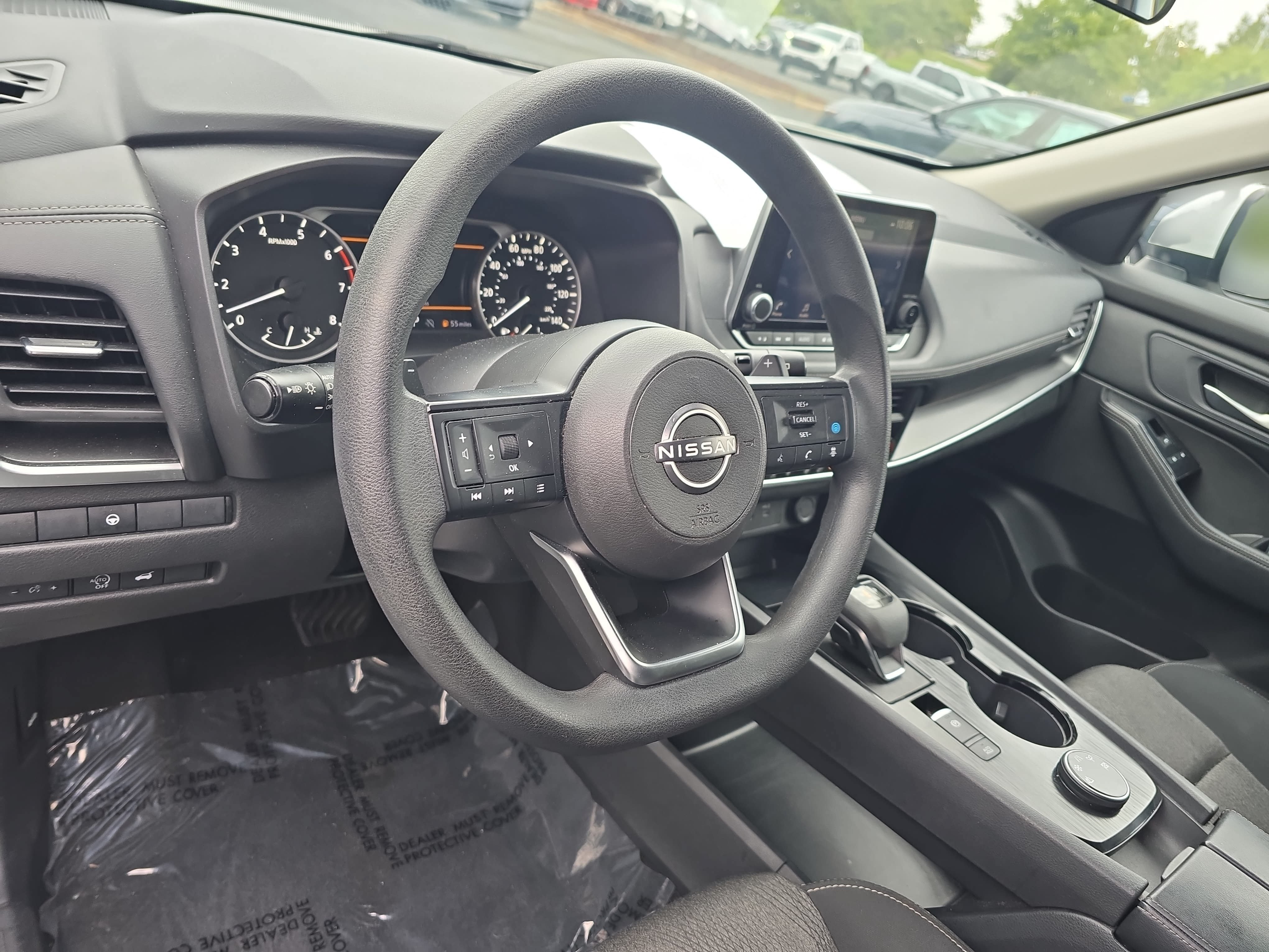 Used 2024 Nissan Rogue SV AWD/4WD image 16