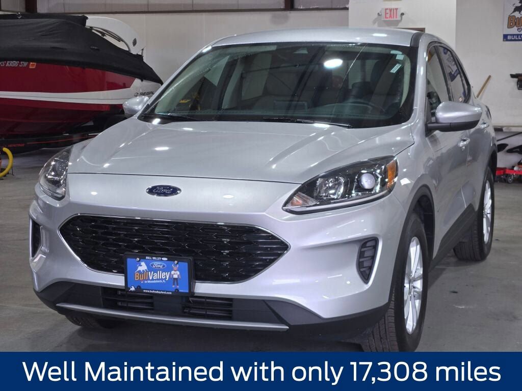 Used 2020 Ford Escape SE image 2