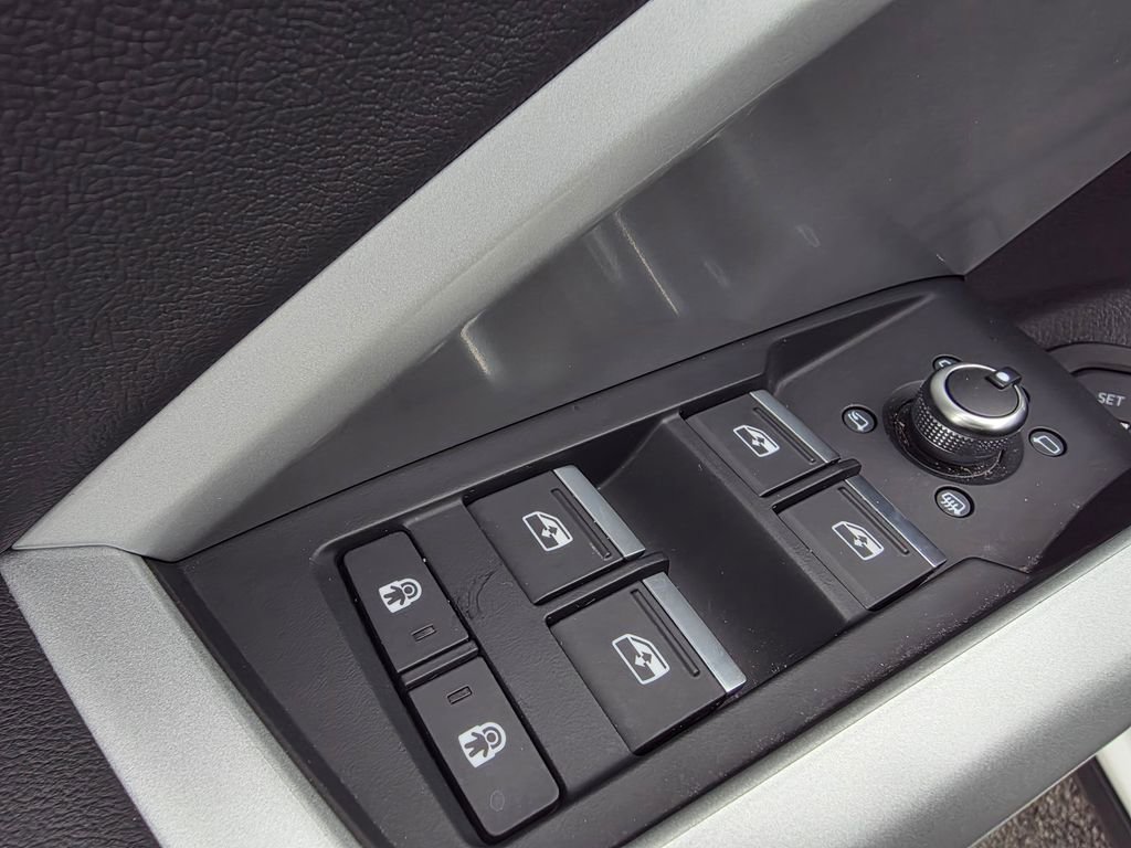 Used 2024 Audi Q3 2.0T Premium AWD/4WD image 12