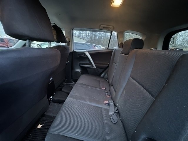 Used 2018 Toyota RAV4 LE image 8