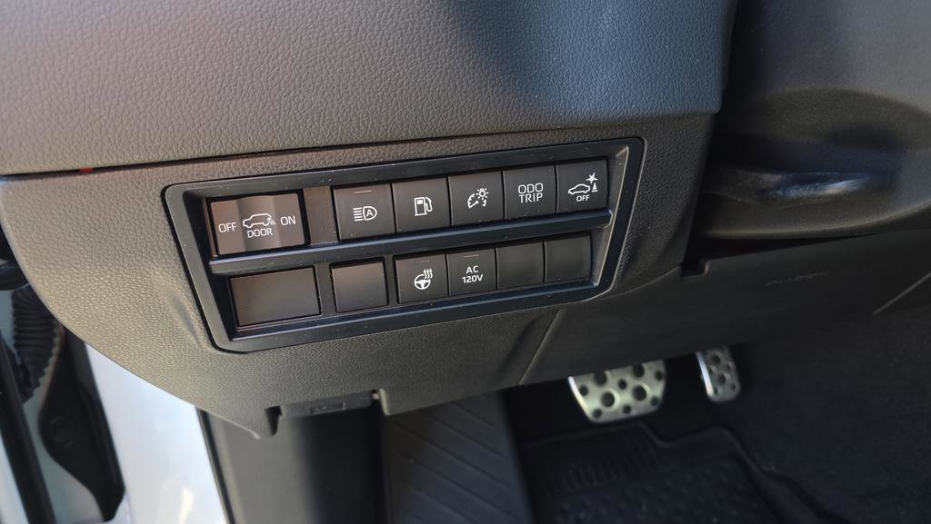 Used 2023 Toyota Sequoia Limited image 10