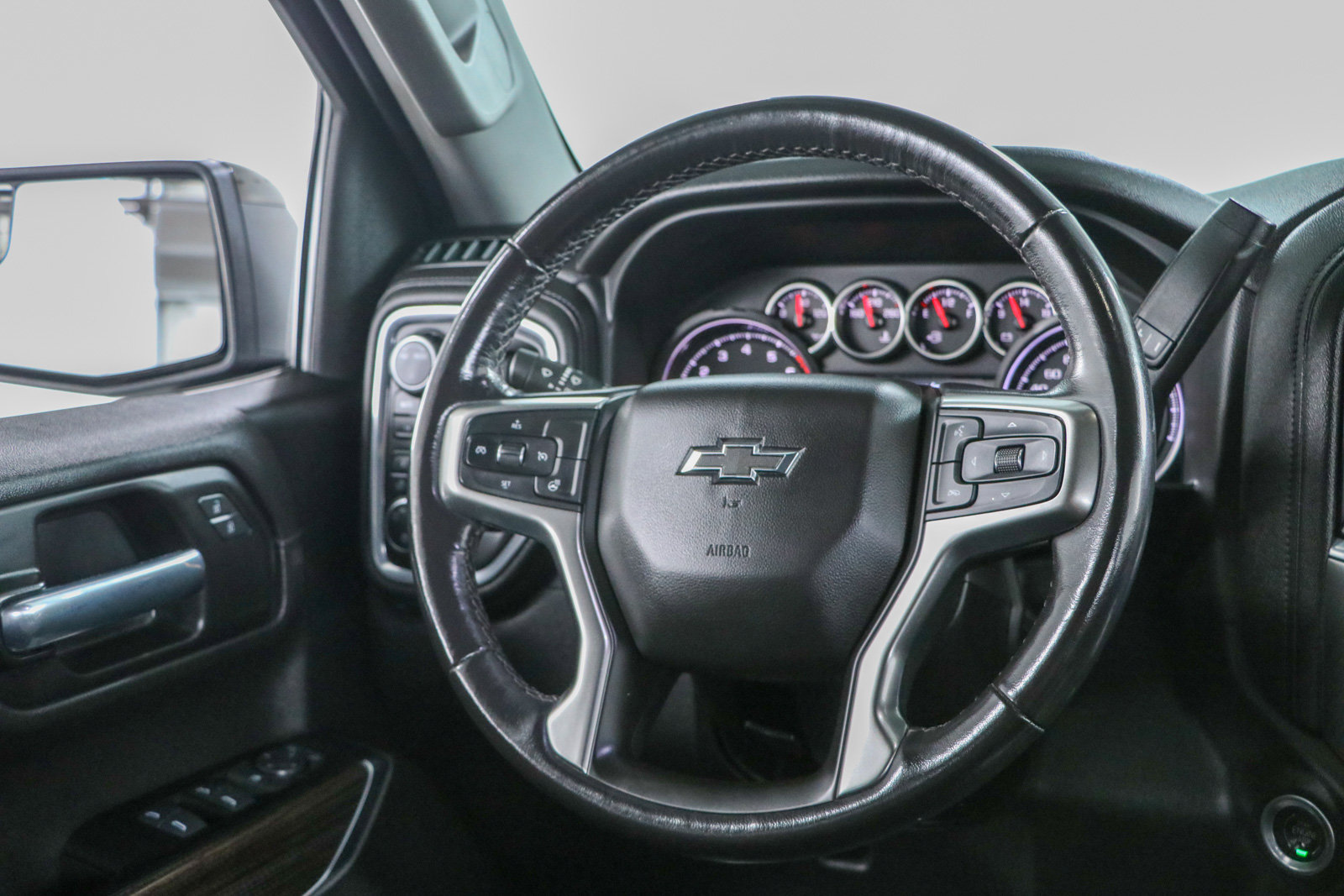 Used 2021 Chevrolet Silverado 1500 LT Trail Boss w/ Bed Protection Package AWD/4WD image 13