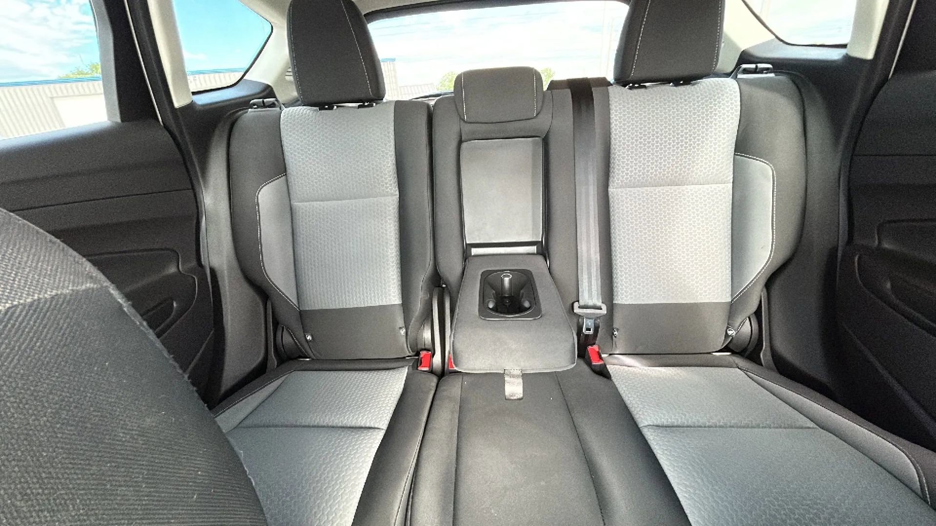 Used 2017 Ford C-MAX SE w/ Interior Protection Package FWD image 9