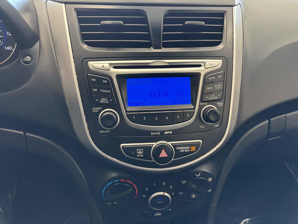 Used 2012 Hyundai Accent GS image 17