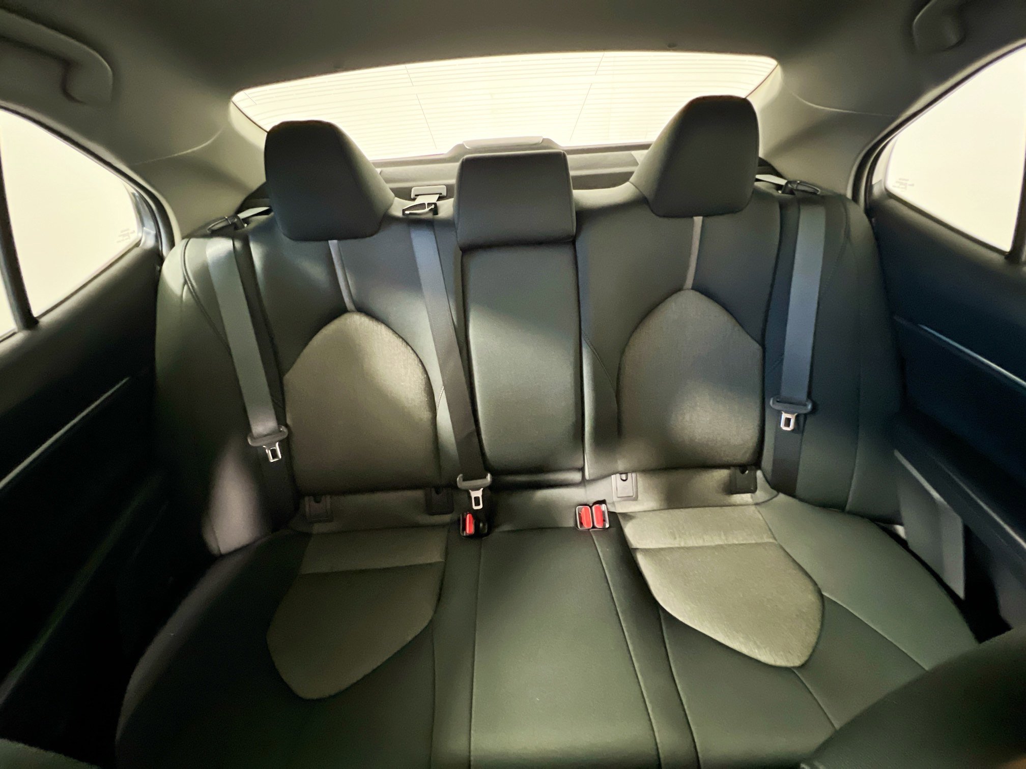 Used 2021 Toyota Camry LE w/ Carpet Mat Package (TMS) image 32