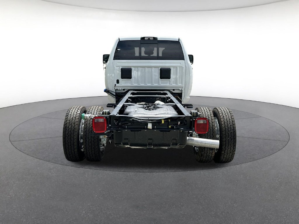 New 2026 RAM 4500 4x4 Crew Cab DRW image 4