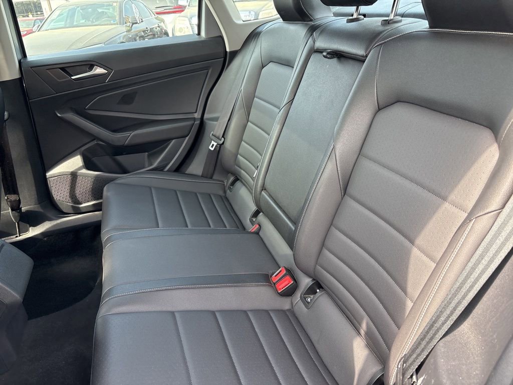 Used 2024 Volkswagen Jetta SE image 26