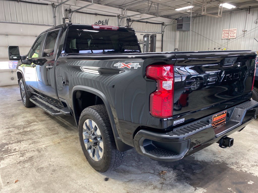 Used 2022 Chevrolet Silverado 2500 Custom w/ Custom Convenience Package AWD/4WD image 6