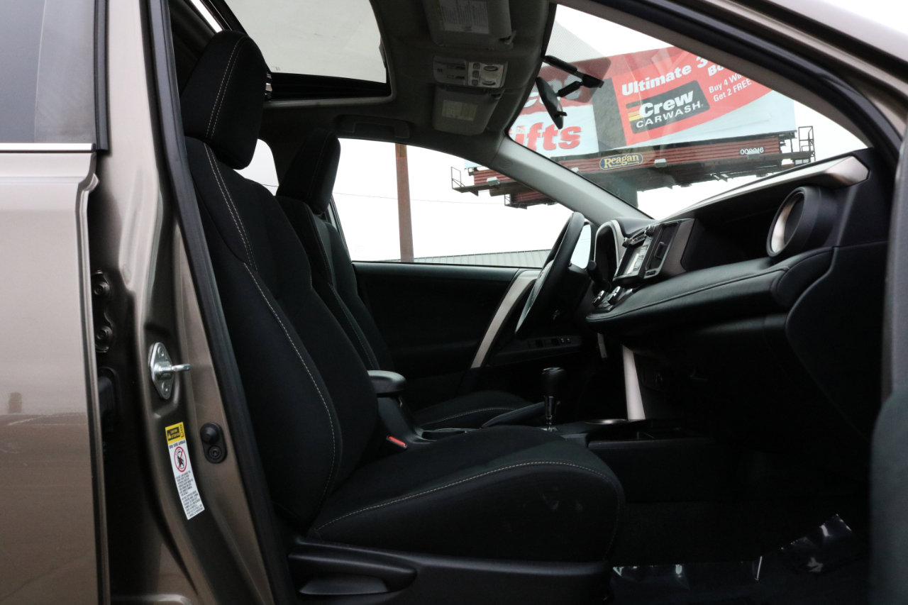 Used 2015 Toyota RAV4 XLE image 42