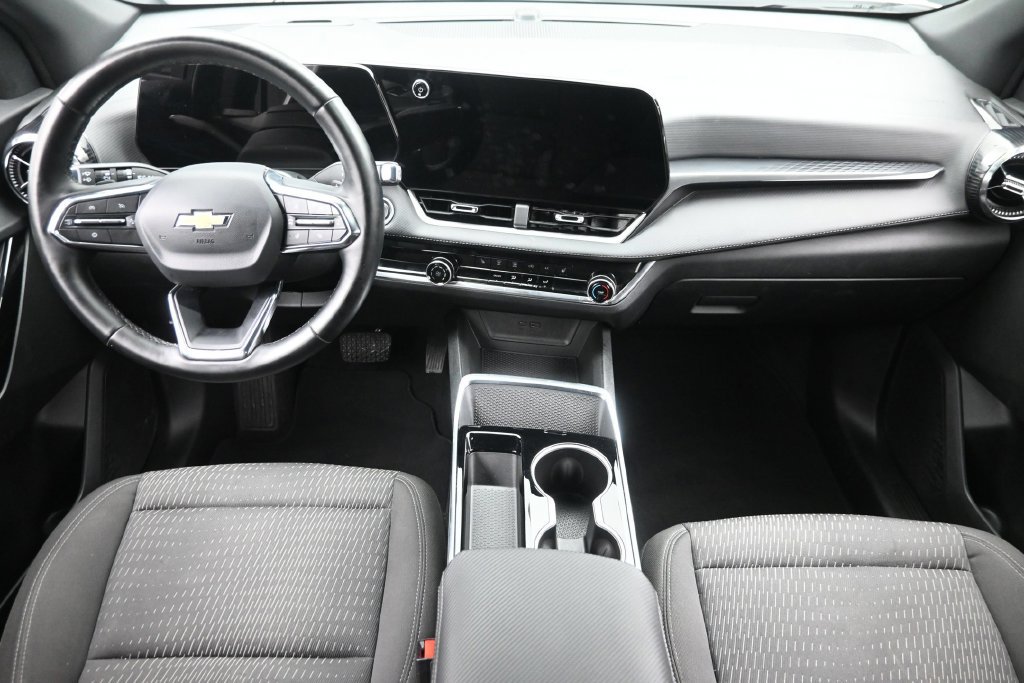 Used 2025 Chevrolet Equinox LT AWD/4WD image 16