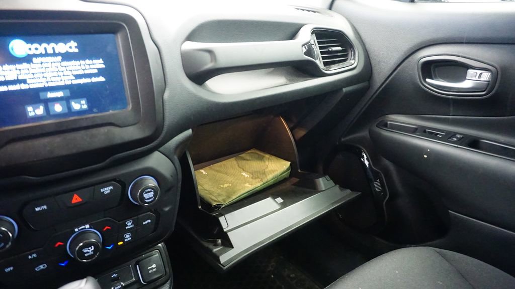 Used 2019 Jeep Renegade Altitude w/ Quick Order Package 2XM image 26