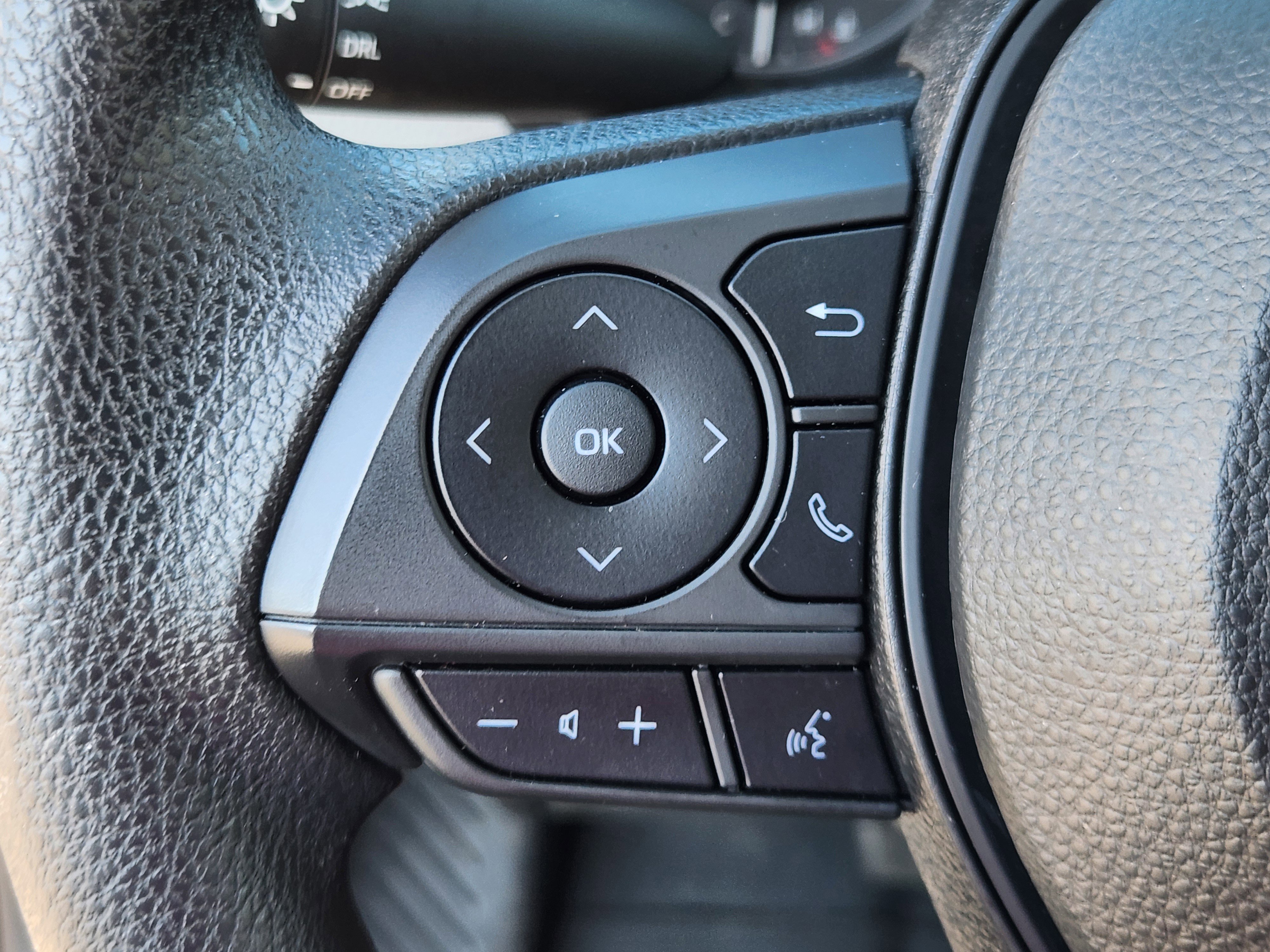 Used 2023 Toyota Corolla Cross L image 22