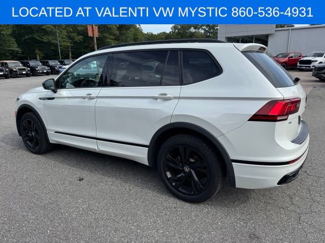Used 2024 Volkswagen Tiguan SE R-Line AWD/4WD image 8
