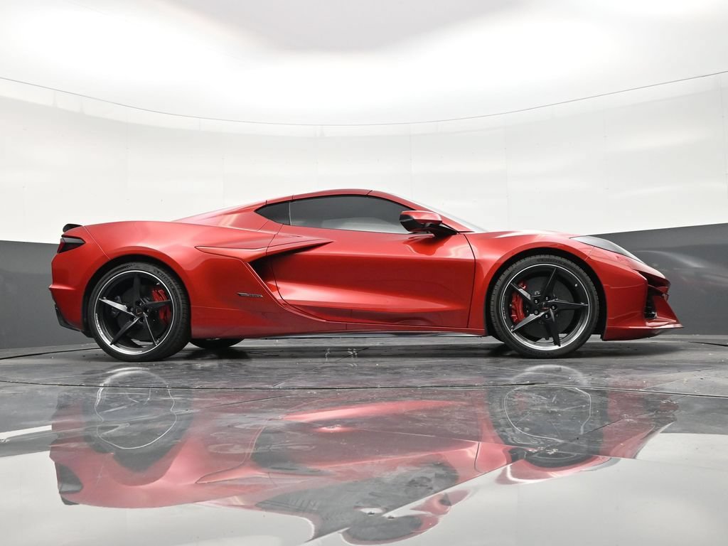 Used 2025 Chevrolet Corvette E-Ray w/ Stealth Interior Trim Package AWD/4WD image 26