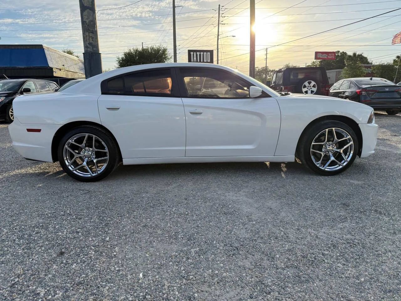 Used 2014 Dodge Charger SE RWD image 6