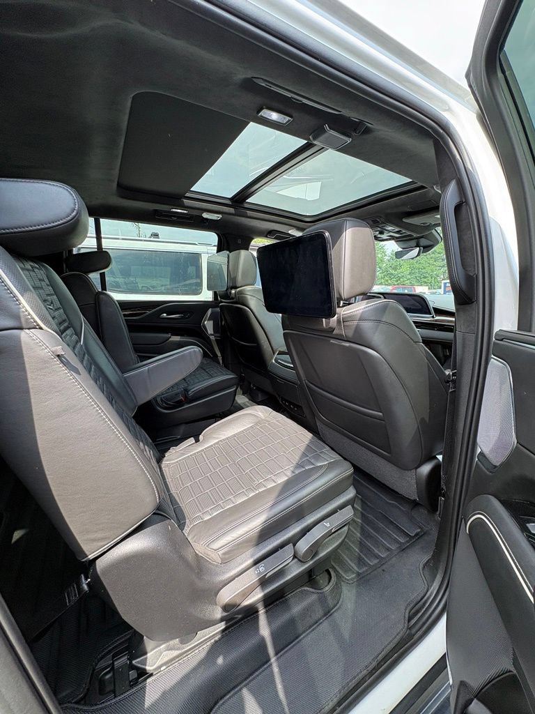 Used 2023 Cadillac Escalade ESV Sport Platinum AWD/4WD image 25