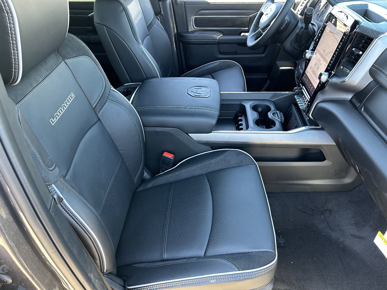 New 2026 RAM 2500 Laramie w/ Night Edition AWD/4WD image 8