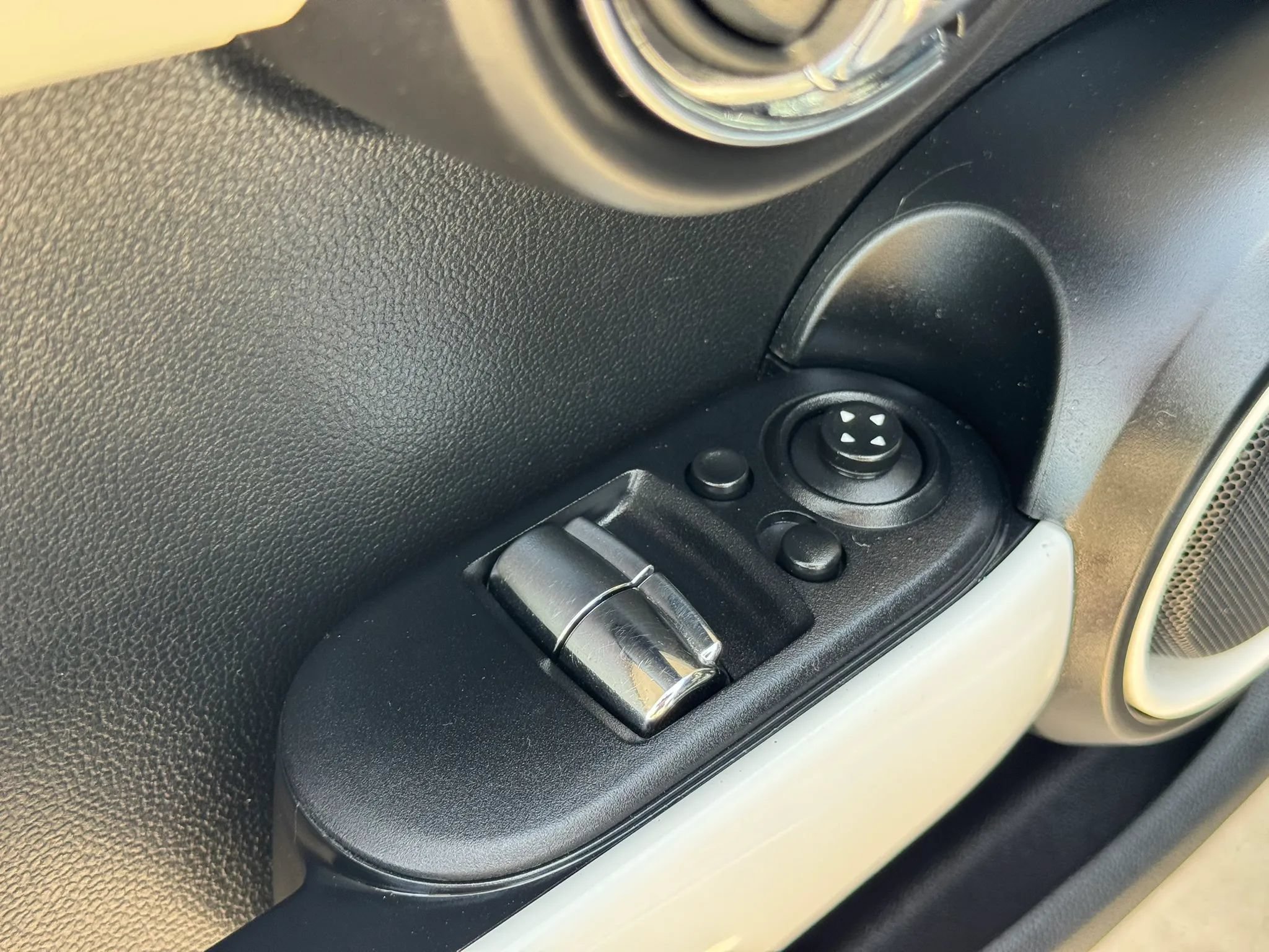 Used 2014 MINI Cooper S FWD image 12