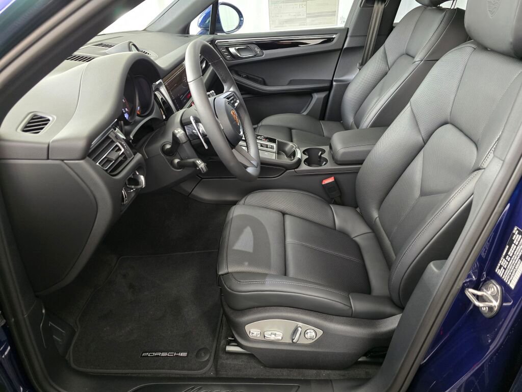 New 2026 Porsche Macan image 14
