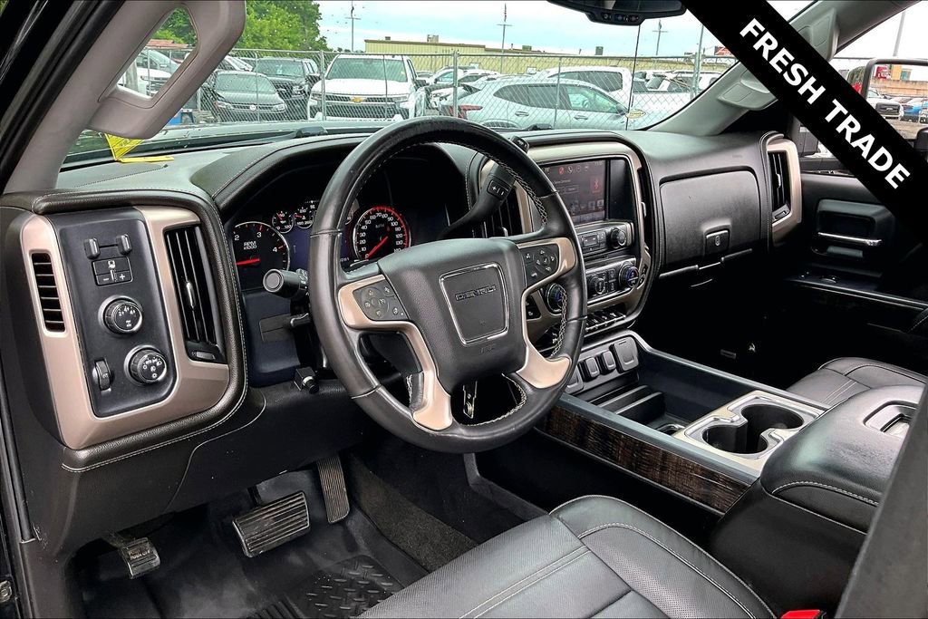 Used 2016 GMC Sierra 2500 Denali w/ Duramax Plus Package AWD/4WD image 17