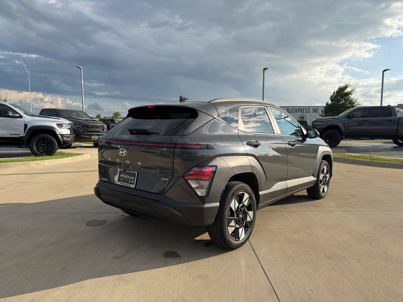 Used 2024 Hyundai Kona SEL AWD/4WD image 6