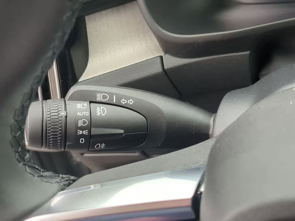 New 2026 Volvo XC40 B5 Plus w/ Protection Package Premier AWD/4WD image 25