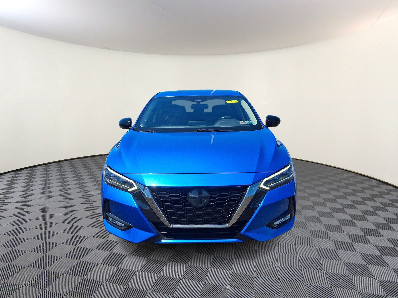 Used 2022 Nissan Sentra SR w/ SR Premium Package FWD image 2