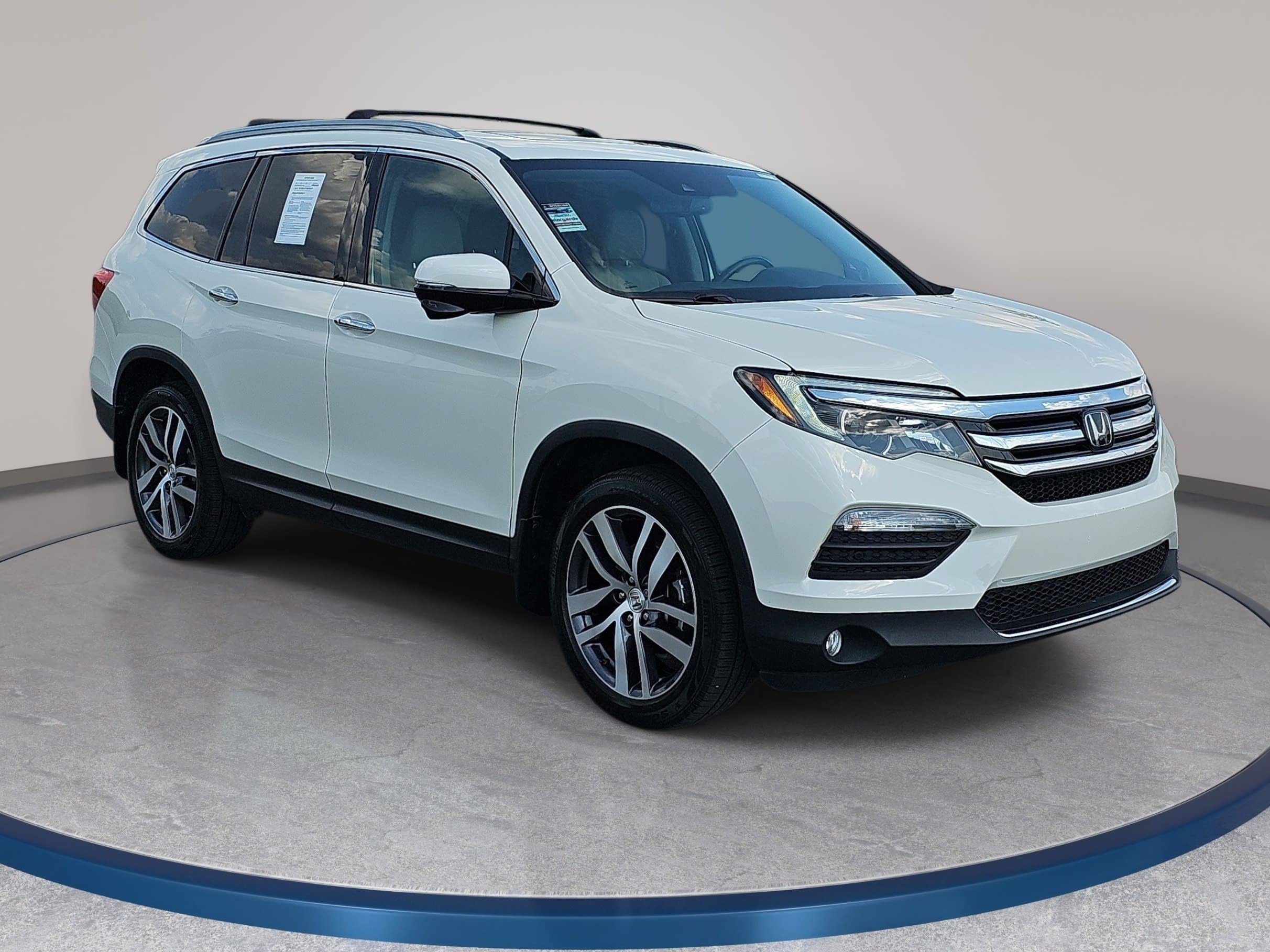 Used 2018 Honda Pilot Touring image 3