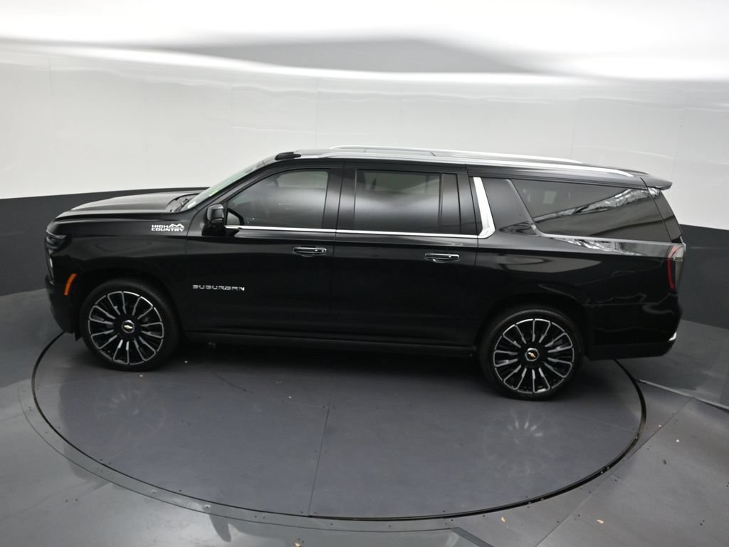 Used 2026 Chevrolet Suburban High Country AWD/4WD image 18
