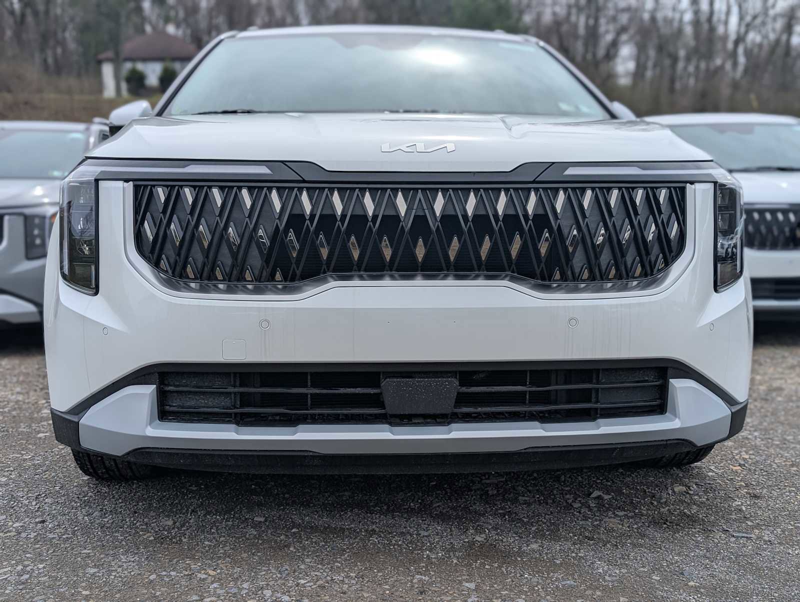 New 2026 Kia Carnival EX FWD image 2