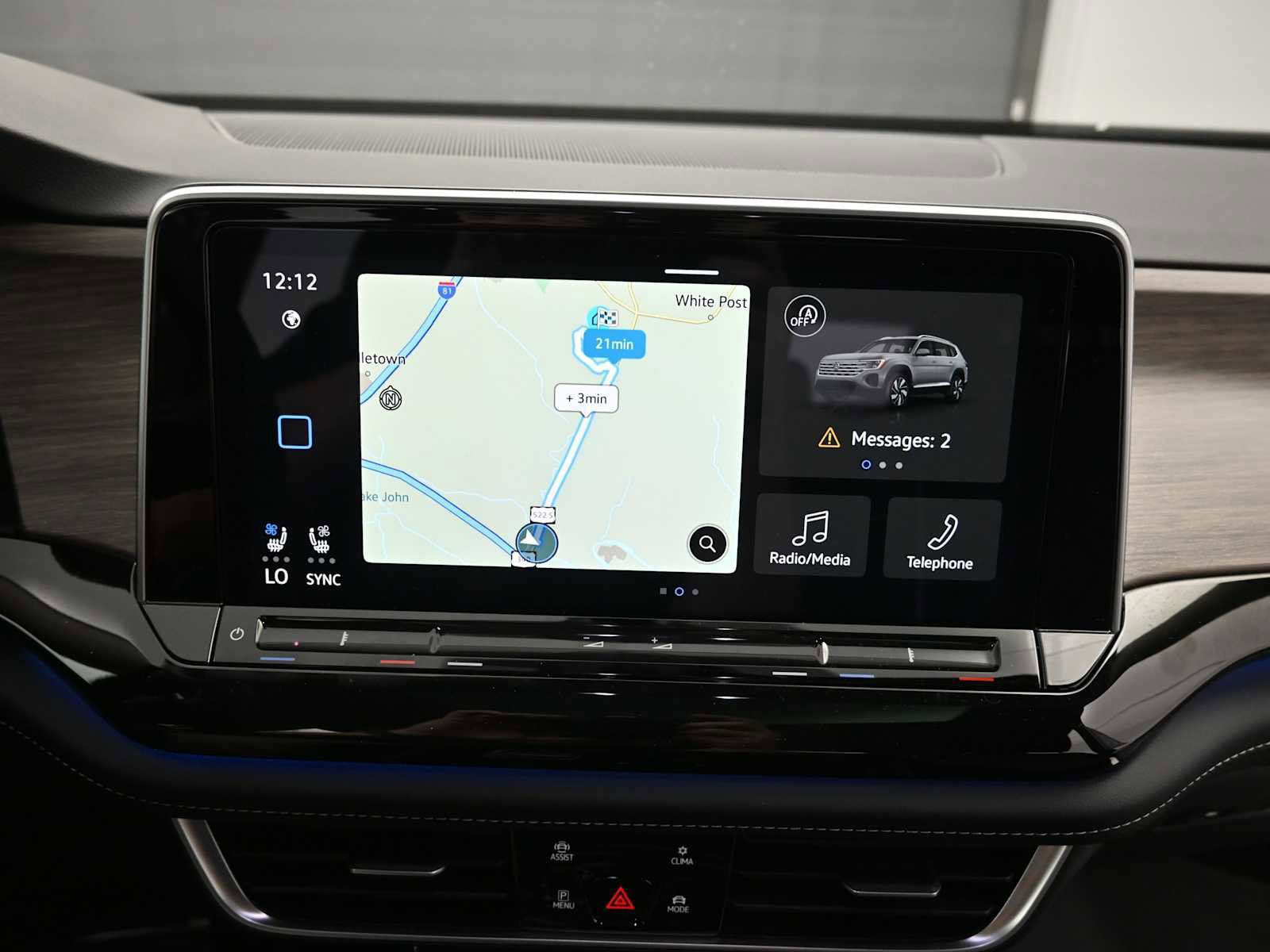 Used 2025 Volkswagen Atlas SEL Premium R-Line image 17