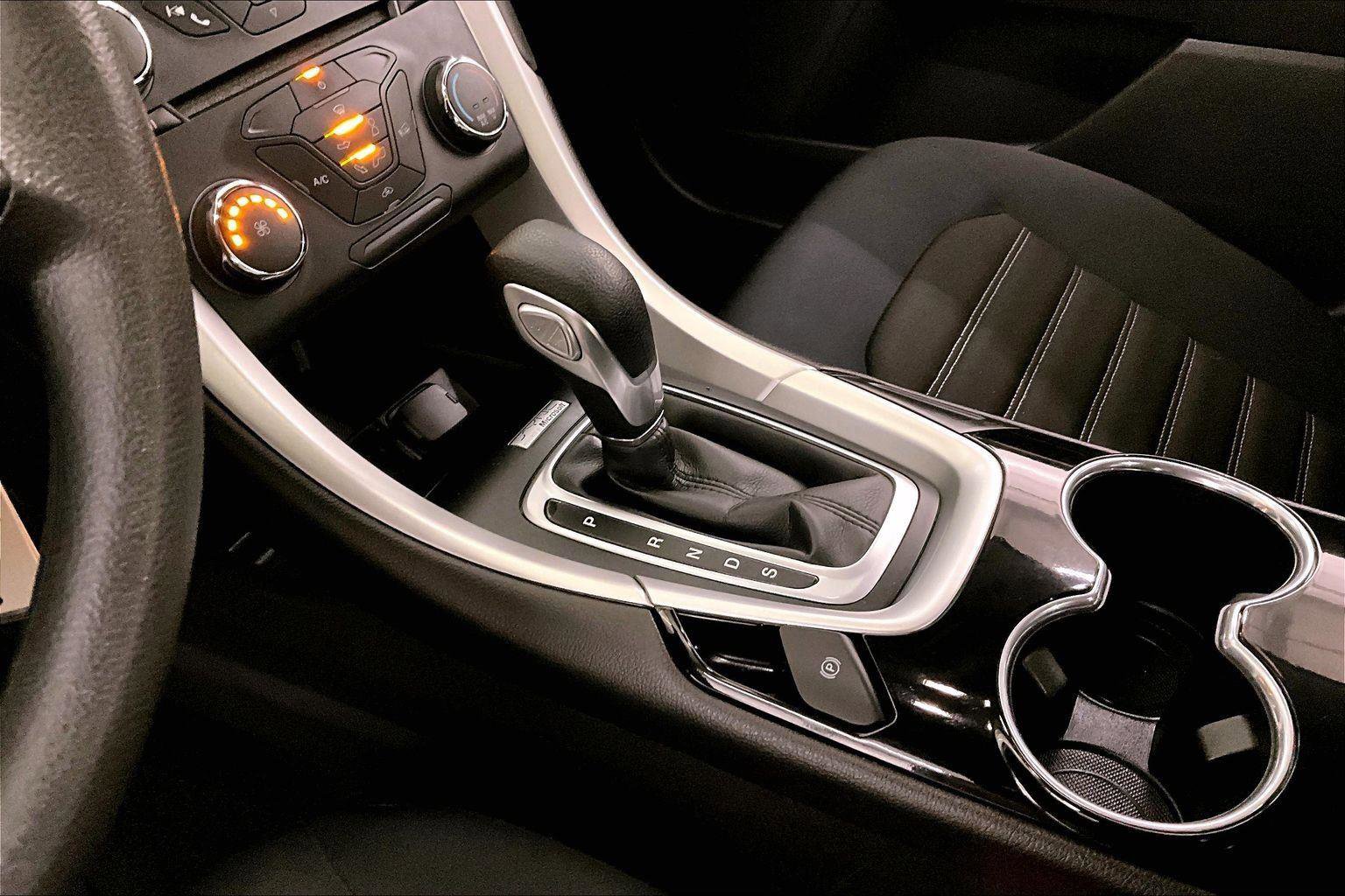 Used 2015 Ford Fusion SE image 17