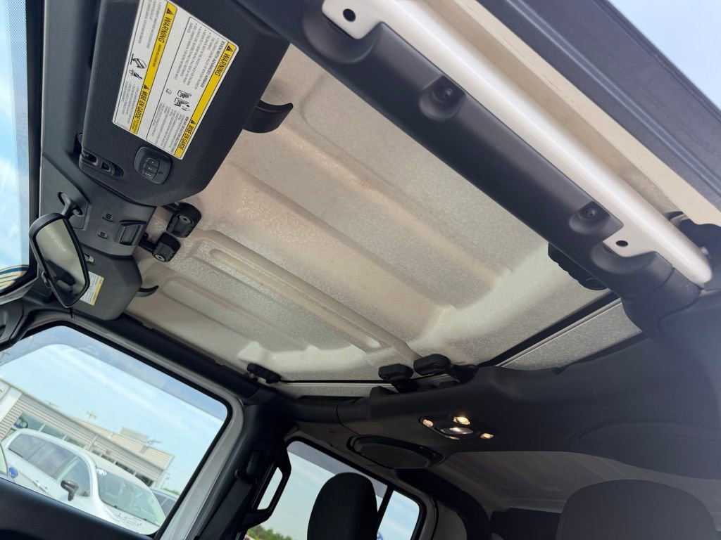 Used 2020 Jeep Gladiator Overland w/ Trailer Tow Package AWD/4WD image 28