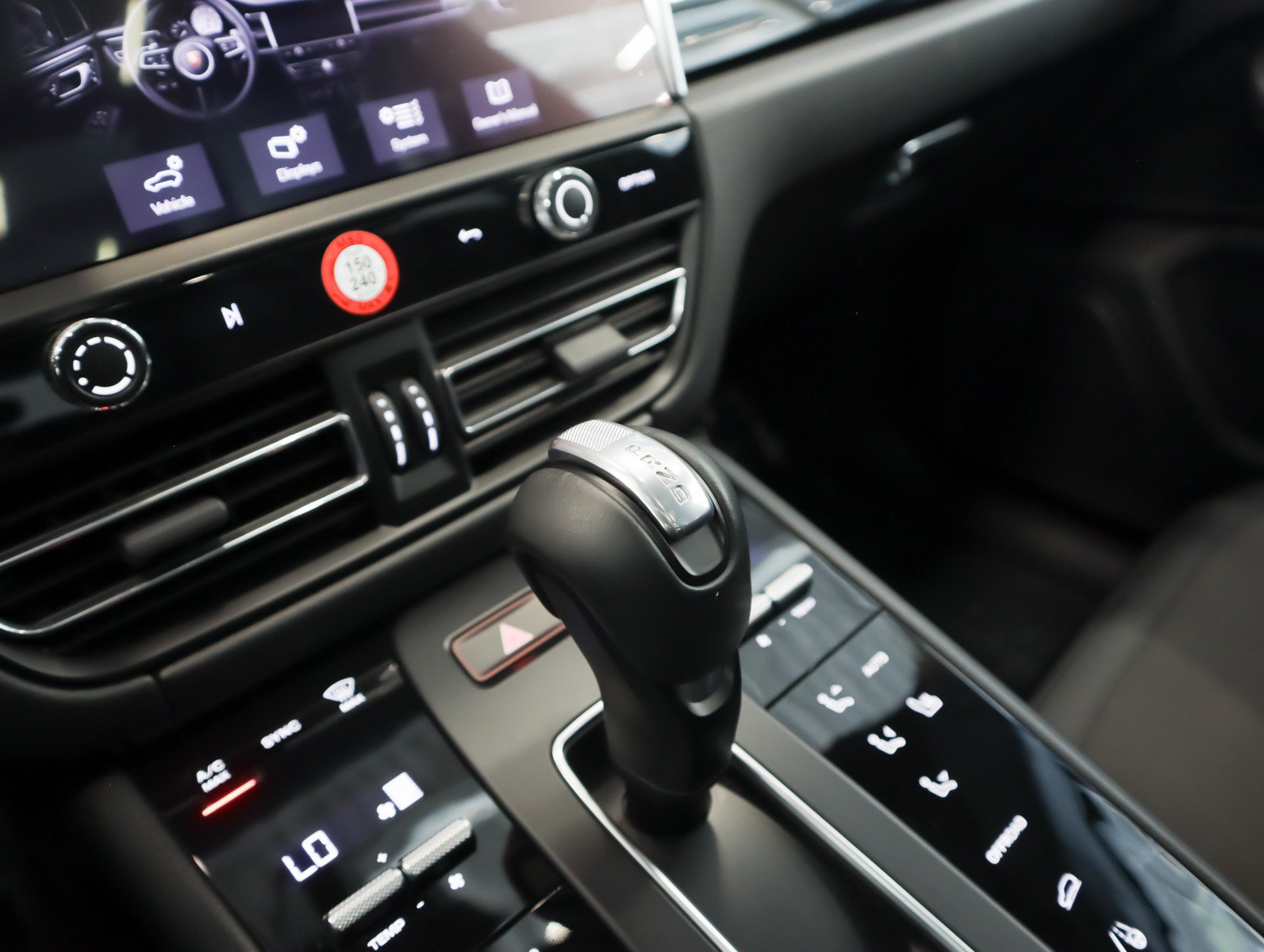 Used 2026 Porsche Macan AWD/4WD image 15