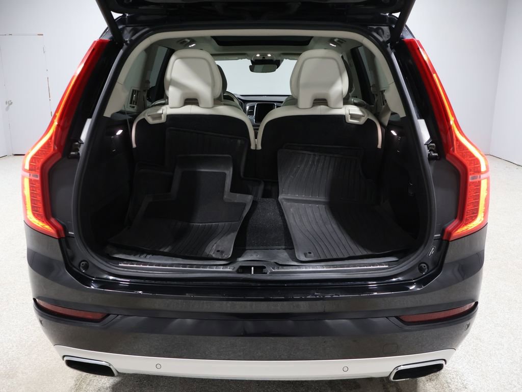 Used 2020 Volvo XC90 T6 Momentum image 18