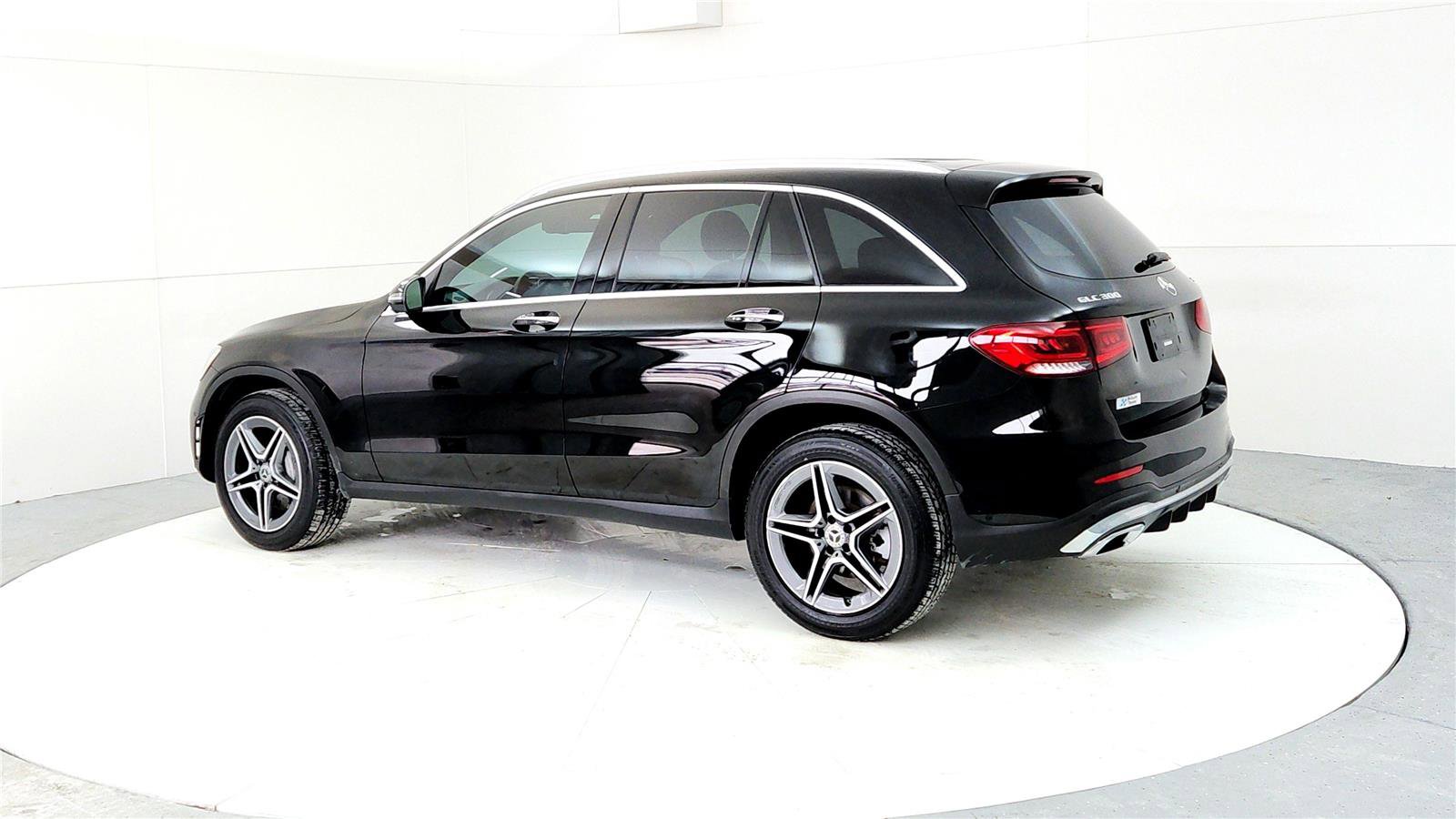 Used 2020 Mercedes-Benz GLC 300 4MATIC image 4
