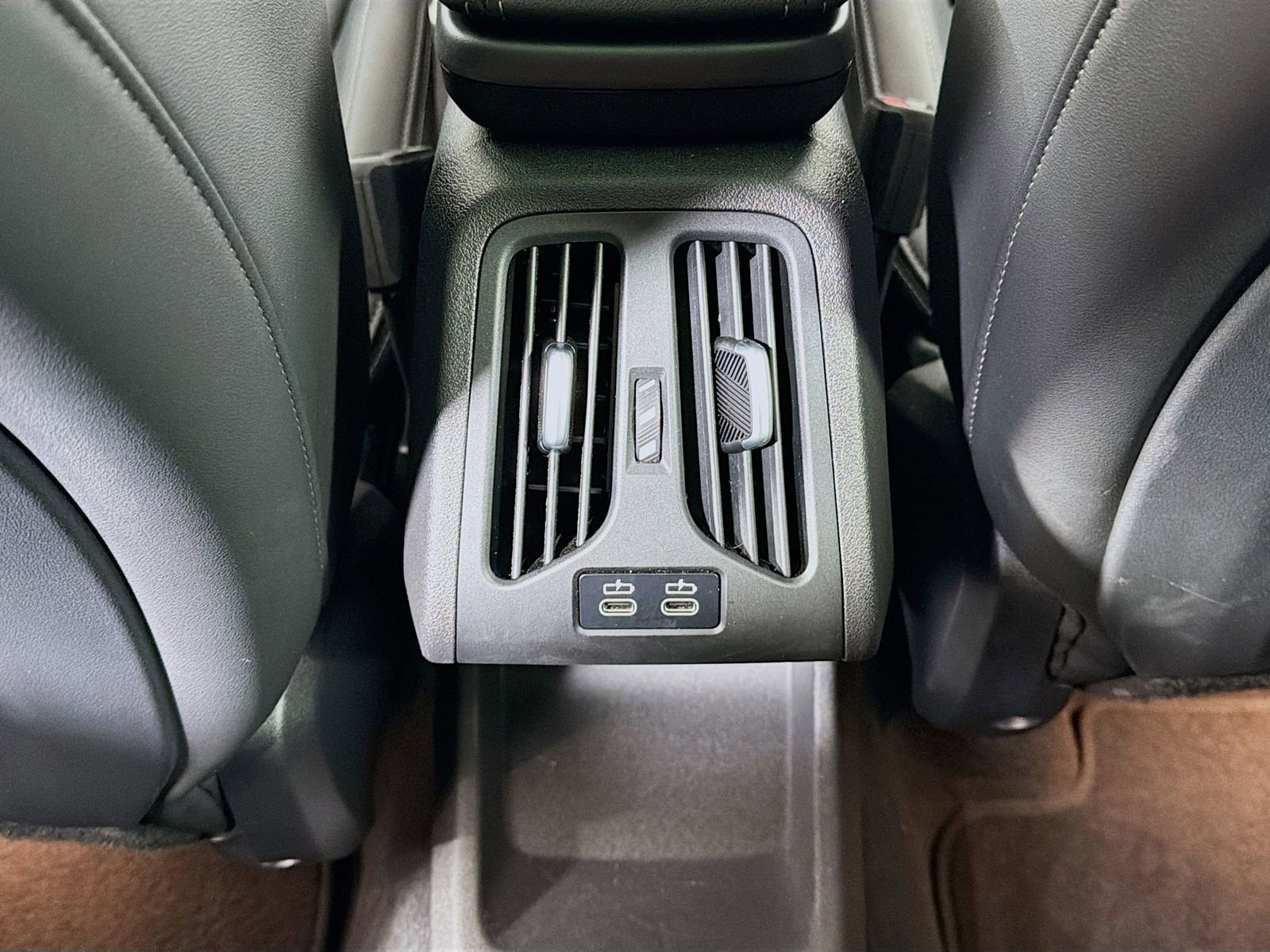 Used 2025 BMW X2 xDrive28i w/ M Sport Package image 26