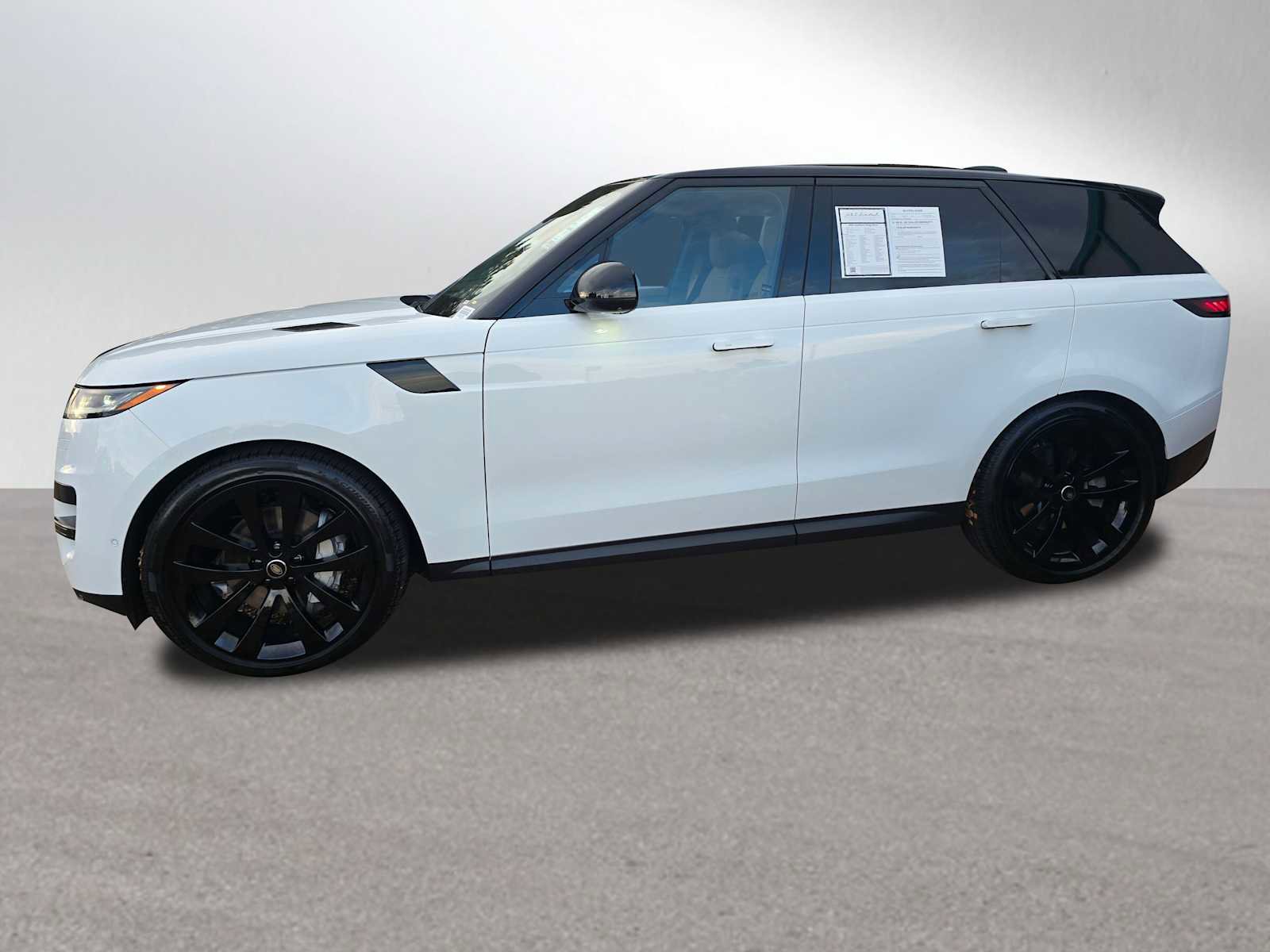 Certified 2025 Land Rover Range Rover Sport SE image 2