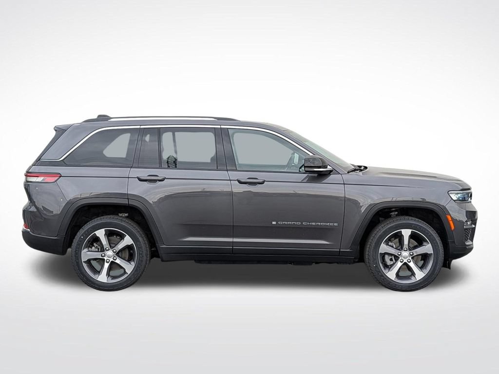 Used 2022 Jeep Grand Cherokee Limited 4xe AWD/4WD image 2