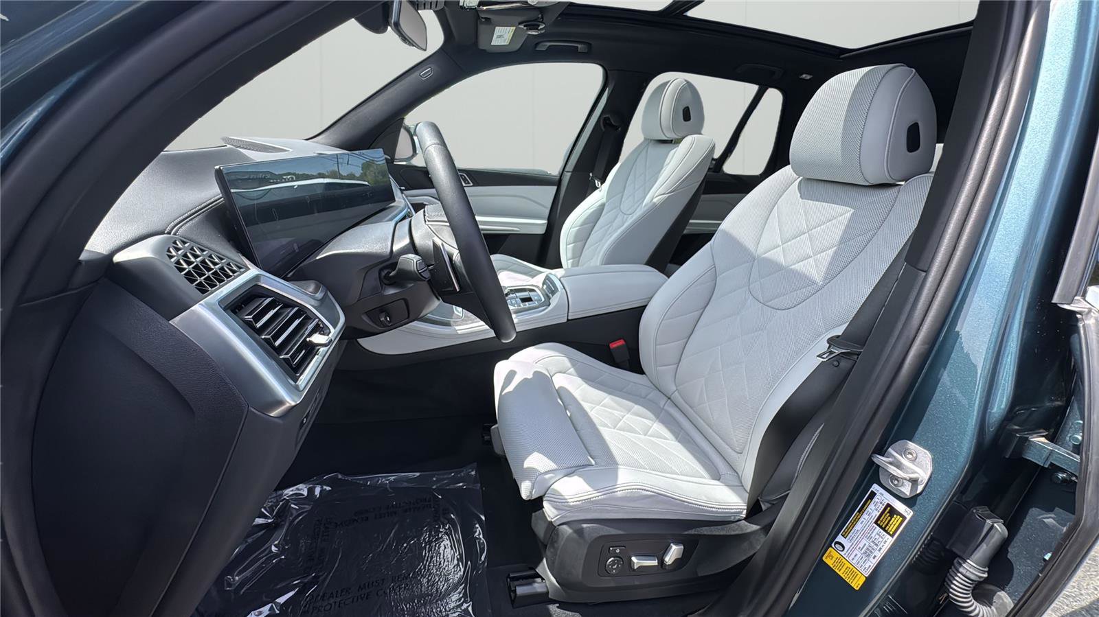 Used 2024 BMW X5 sDrive40i w/ Premium Package image 25