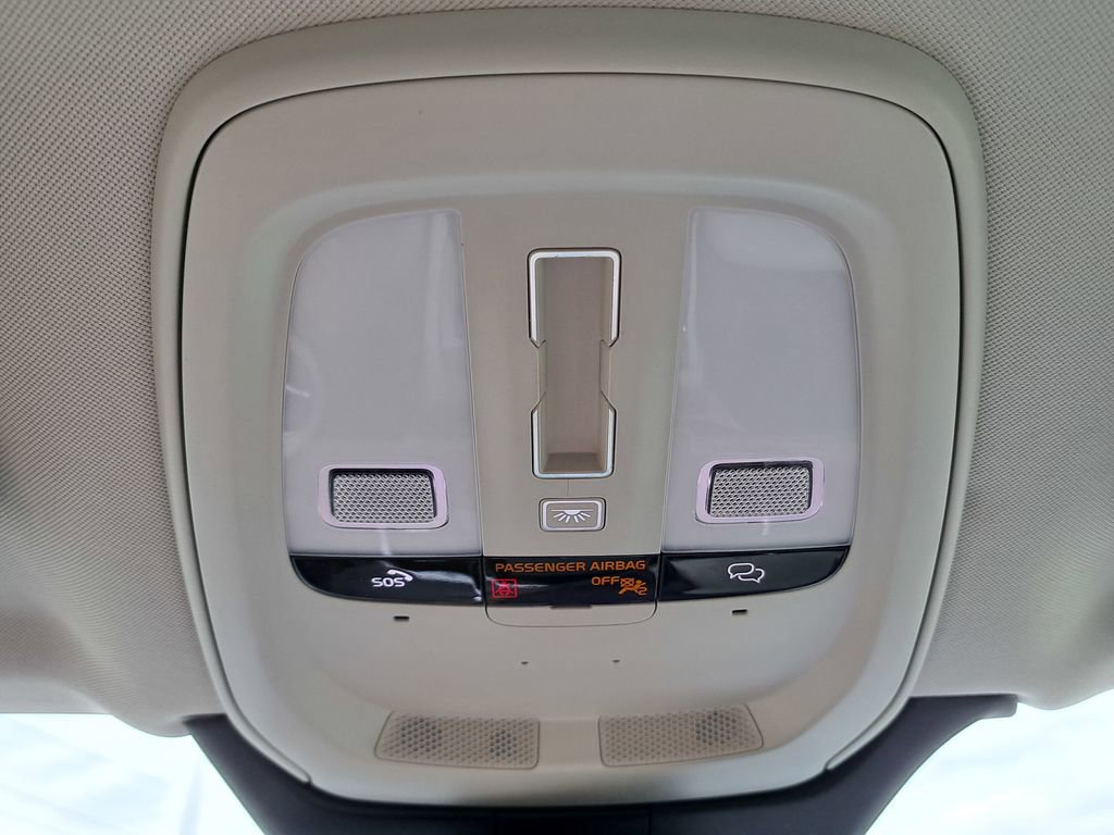 Used 2023 Volvo XC90 B5 Plus w/ Protection Package Premier image 15